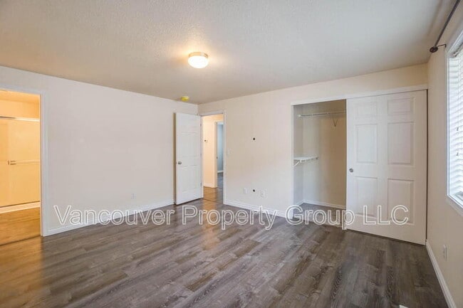 Building Photo - 8601 NE 84th St