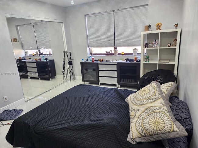 Building Photo - 10046 Winding Lake Rd