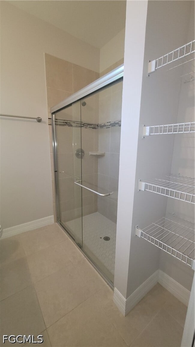 Building Photo - 3208 SW 17th Pl