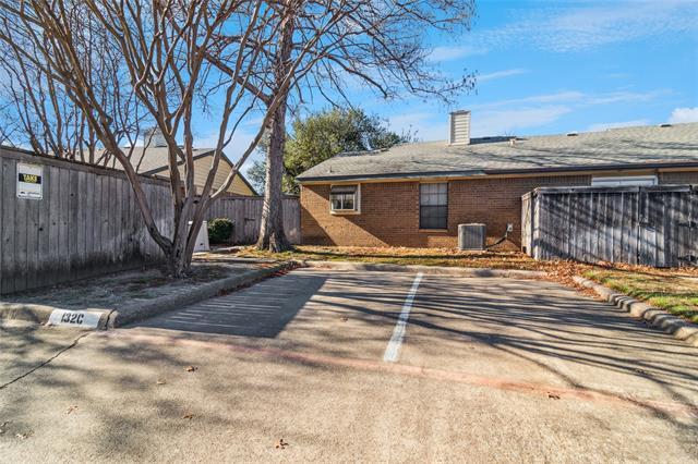 Building Photo - 2111 E Belt Line Rd