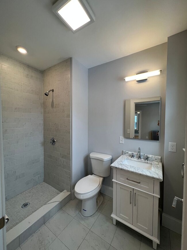 Building Photo - 9-11 Burnham St