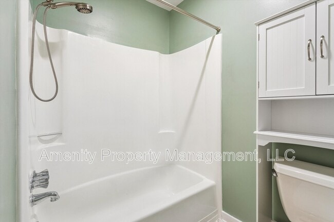 Building Photo - 204 Granville Dr