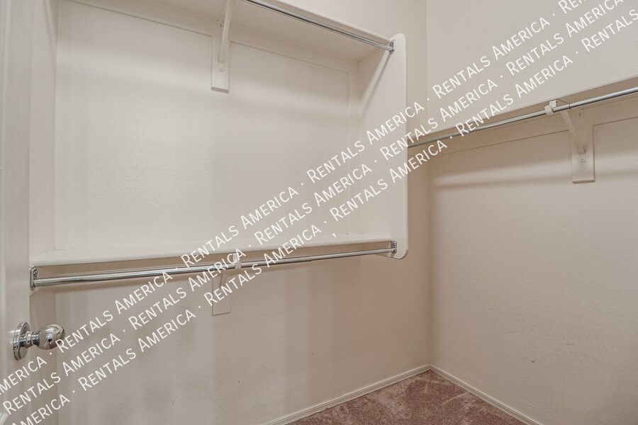 Building Photo - 21271 E Pecan Ln