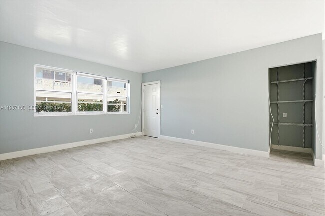 Building Photo - 7530 Dickens Ave