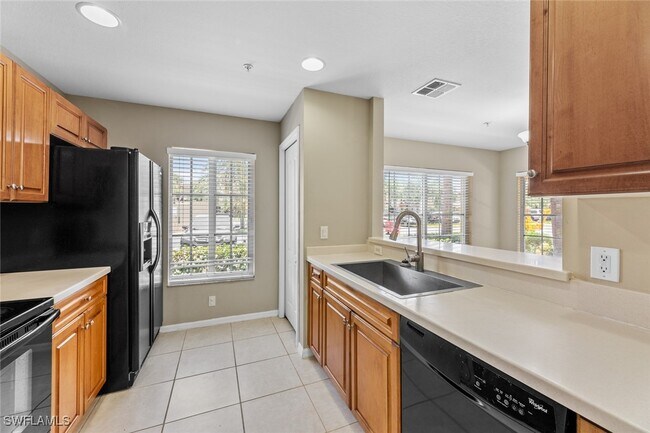 Building Photo - 9450 Ivy Brook Run