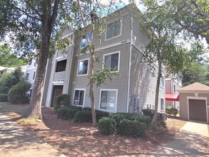Building Photo - 1440 Collegiate Cir