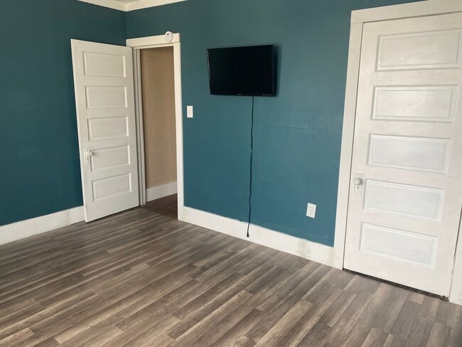 Building Photo - 1211 Wood St