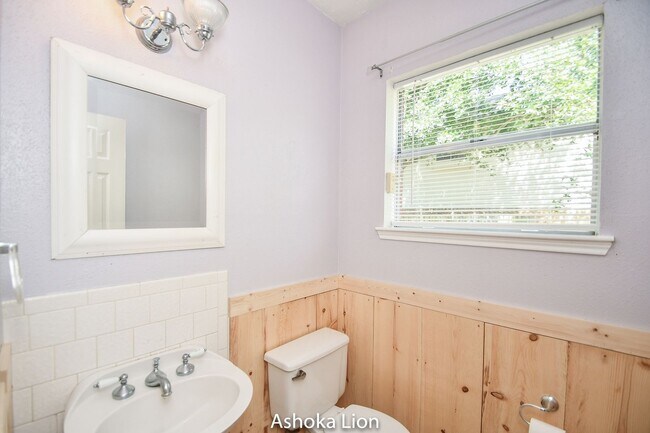 Building Photo - Gorgeously designed home with 4 bedrooms and 2.5 baths. A must see!