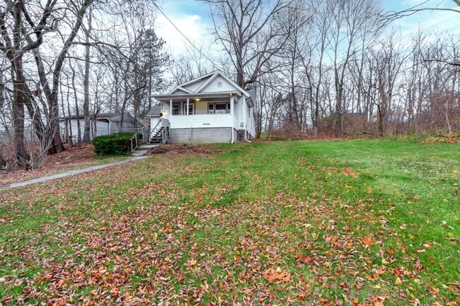 Building Photo - 679 Euclid Ave