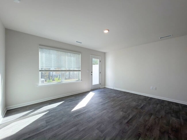 Building Photo - 8534 Beckett Chase Wy