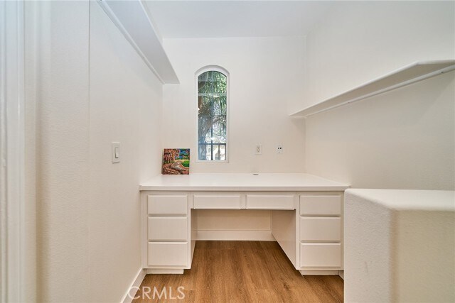 Building Photo - 6377 Peach Ave