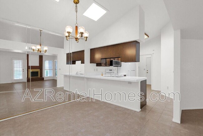 Building Photo - 1625 E Jerome Ave