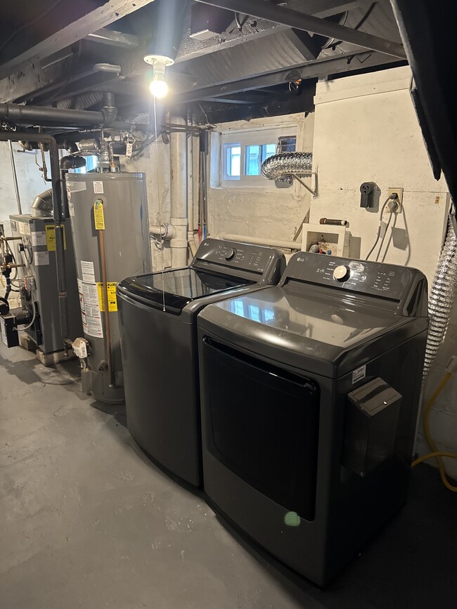 Building Photo - 3 Winfield St