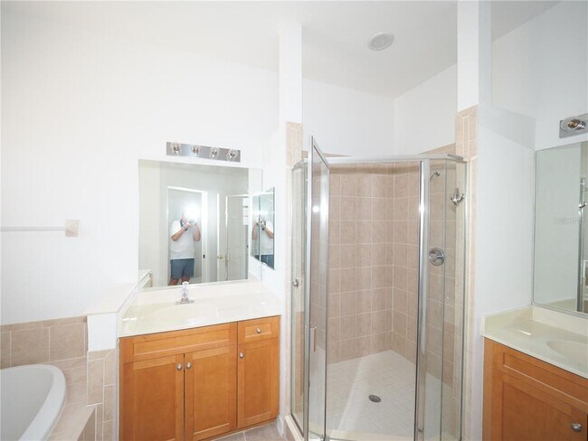 Building Photo - 408 Triano Cir