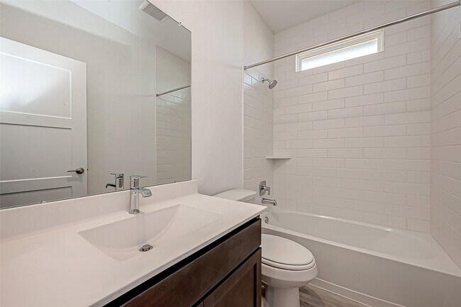 Building Photo - 3264 Voda Bnd Dr