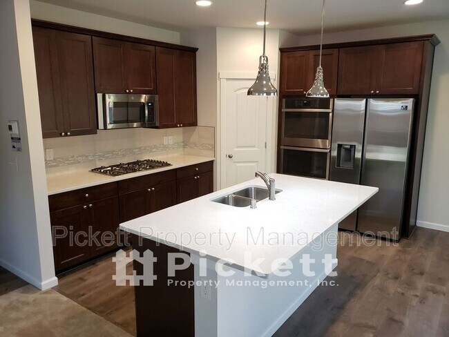 Building Photo - 4222 Andasio Loop SE