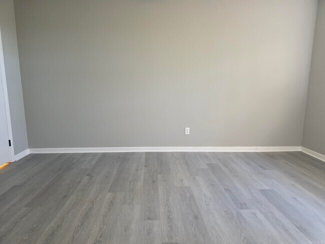 Building Photo - 216 Windhill Dr