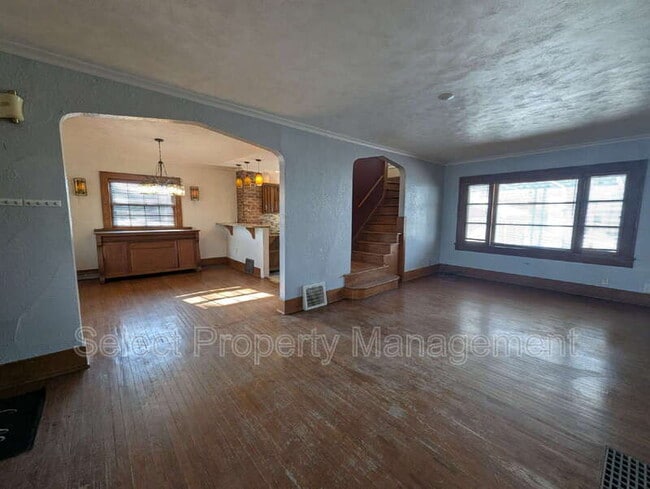 Building Photo - 1131 Pemberton Dr