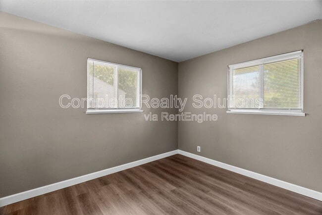 Building Photo - 10720 Spring Garden Dr