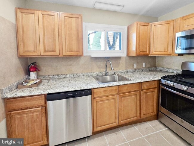 Building Photo - 120 3rd