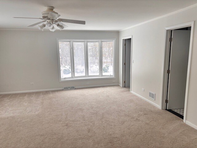 Building Photo - 330 E River Rd