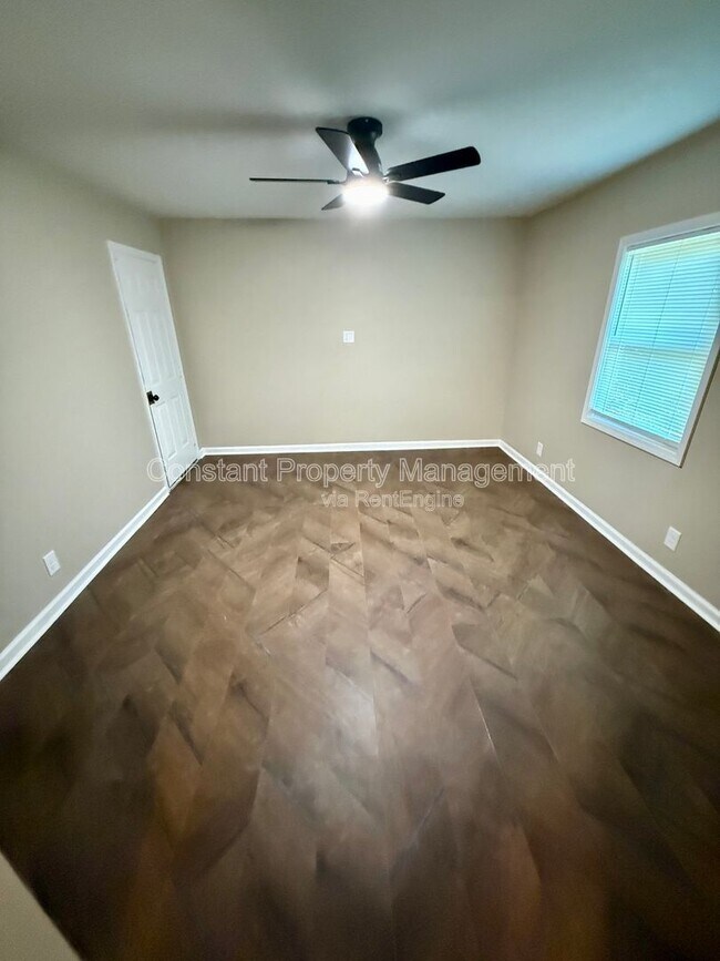 Building Photo - 2516 Medford Pl