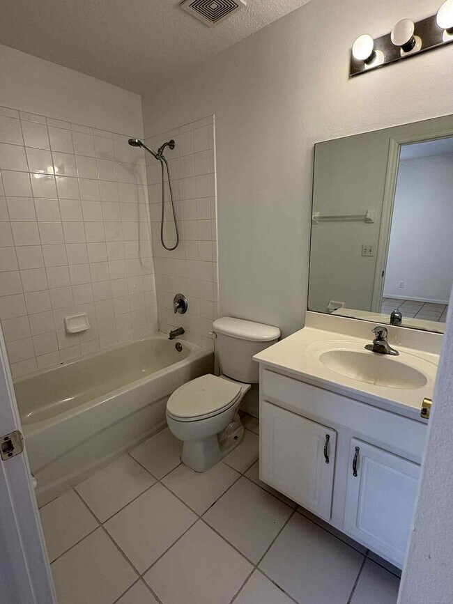 Building Photo - **Coming Soon** 2/2.5 Townhomes for Rent in Fort Myers