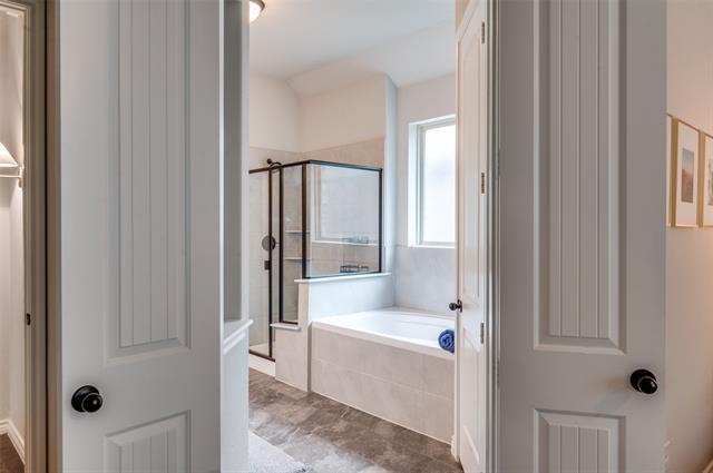 Building Photo - 1016 Lake Sierra Wy