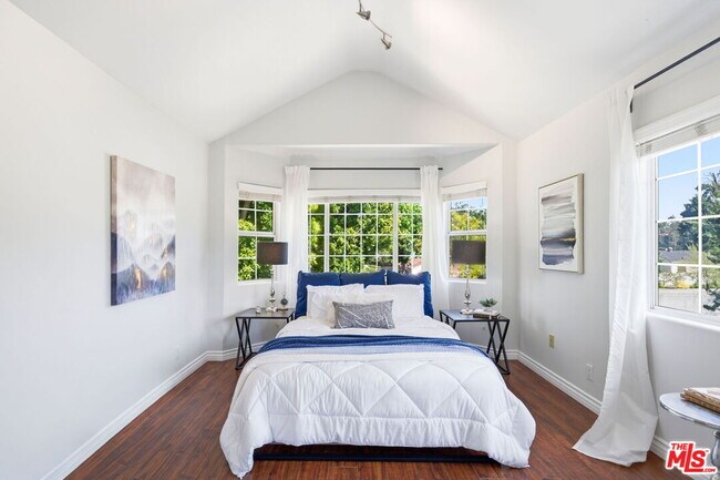 Building Photo - 4115 Laurelgrove Ave