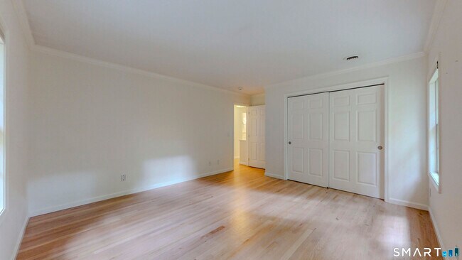 Building Photo - 463 White Oak Shade Rd
