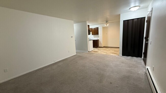 Building Photo - Upper 2 Bedroom - Elkhorn Village Apartments – Comfortable Living, Everyday Convenience