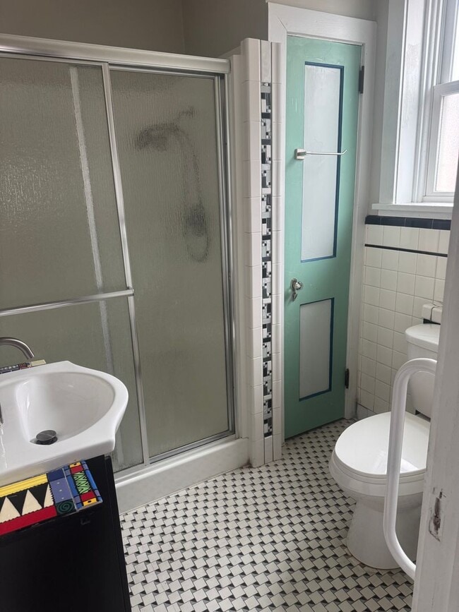 Building Photo - 201 Moore Ave