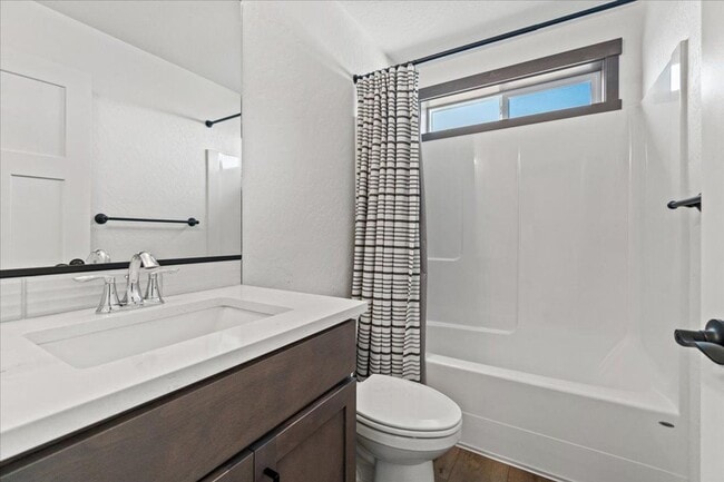Building Photo - Beautiful New home in Post Falls