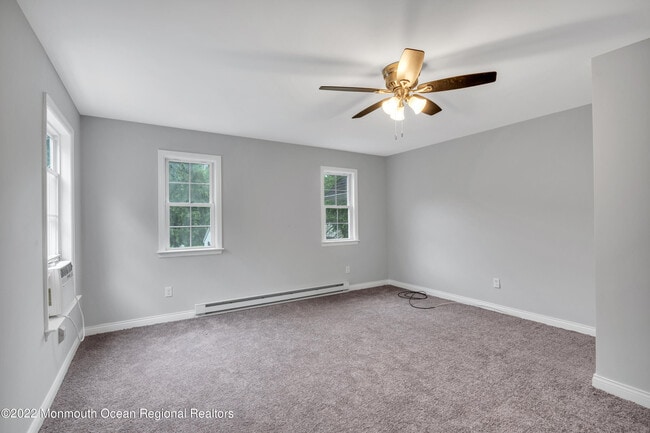 Building Photo - 5 Dugans Ln