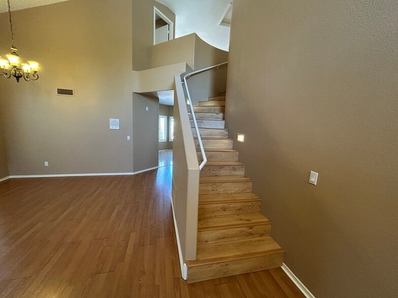 Building Photo - 4334 E Anderson Dr