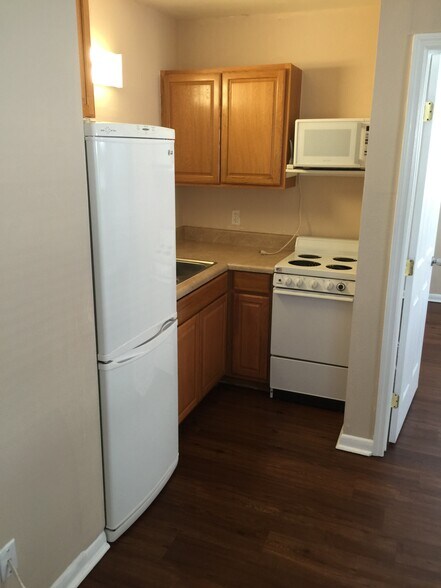 Kitchenette - 3815 1st Avenue North