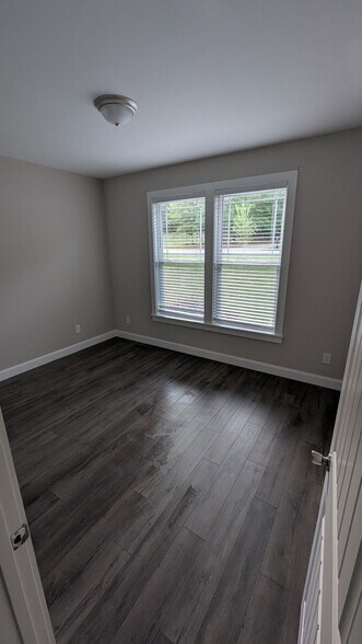 Building Photo - 6821 Ingleside Dr