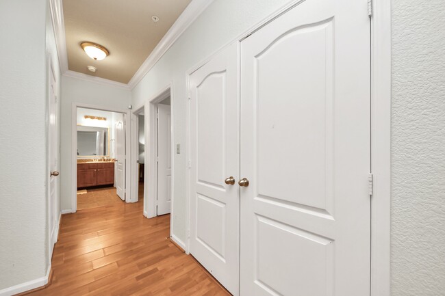 Building Photo - 1711 Old Spanish Trl