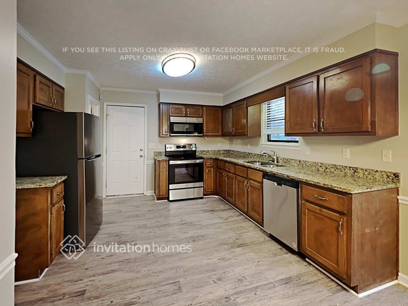 Building Photo - 3364 Dearwood Dr SW
