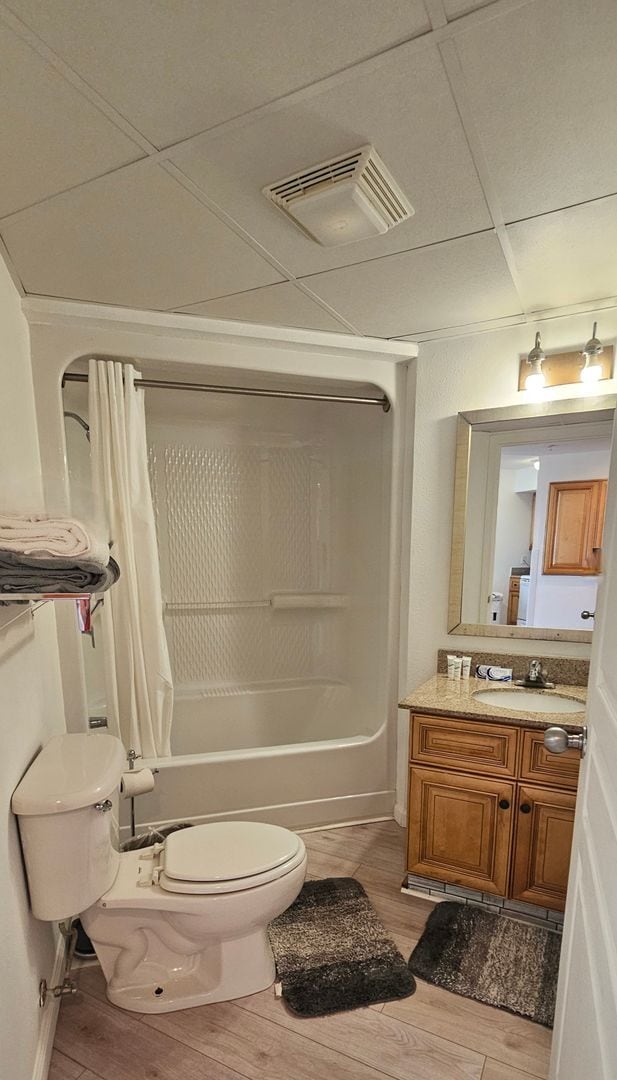 Building Photo - Beach Living at Its Finest – Fully Furnished 1BR/1BA Condo | All Utilities Included