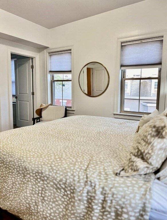 Building Photo - 236-238 E St