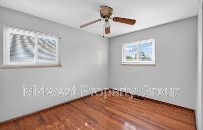 Building Photo - 535 Bardot Dr