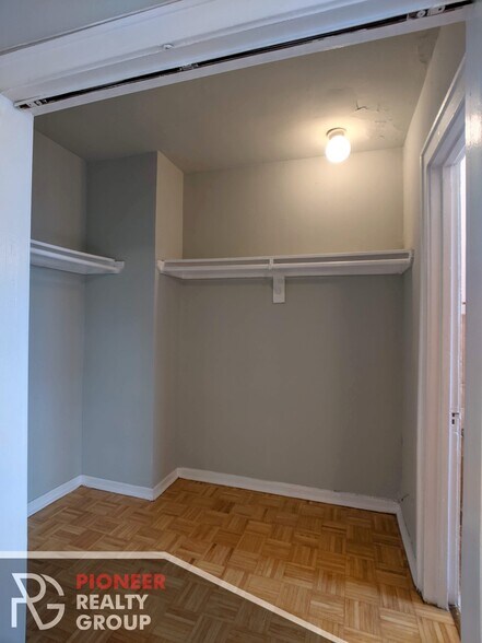 Building Photo - 737 W Belmont Ave