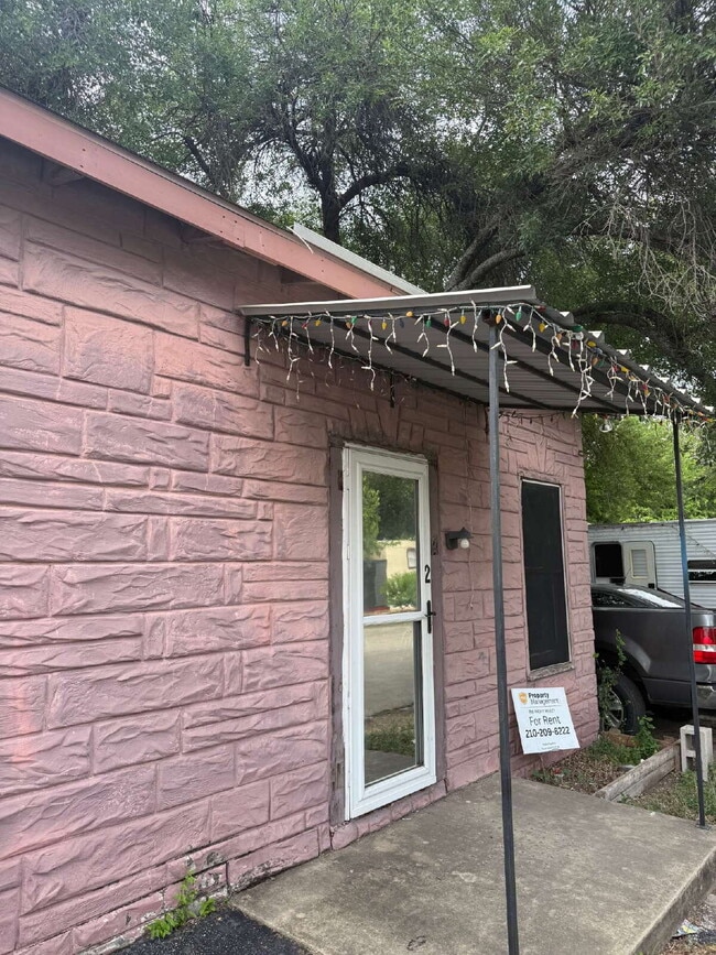 Primary Photo - Utilities Included with Rent - One Bedroom...