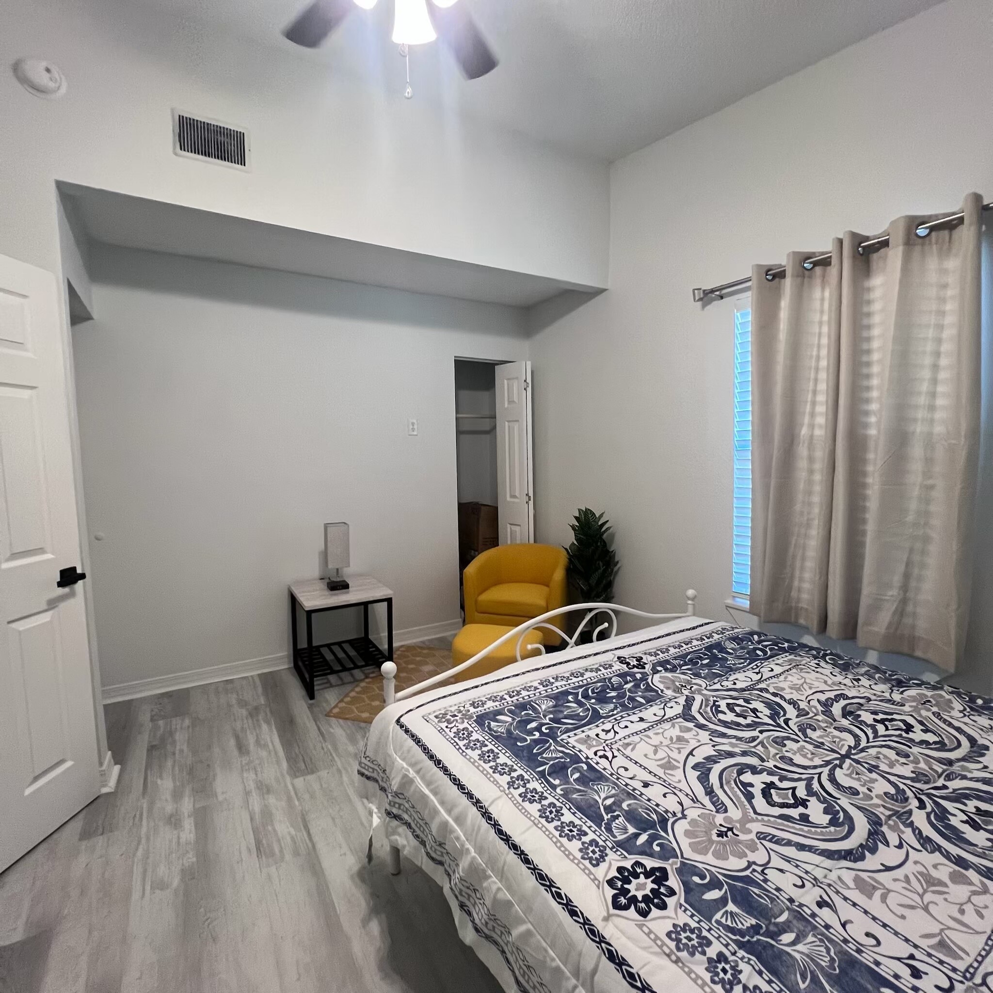 Building Photo - 4584 Tamarind Dr