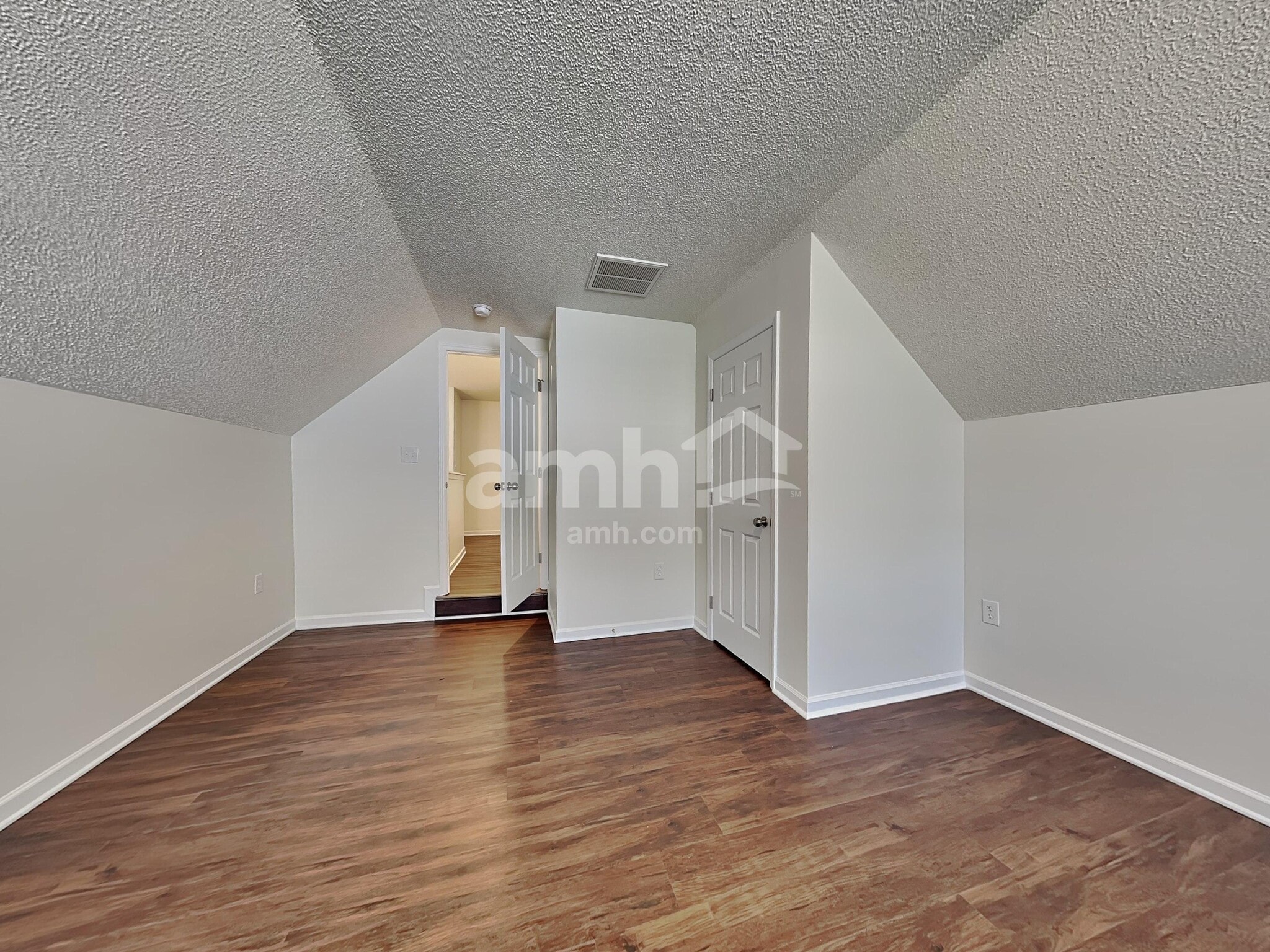 Building Photo - 7026 Blithe Low Pl