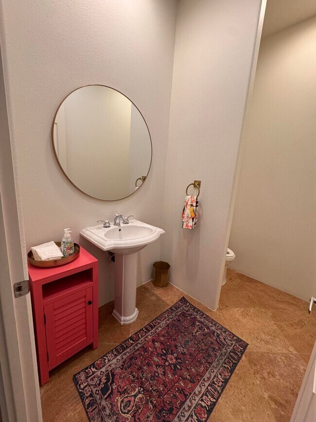 Building Photo - 49560 Loren Ct