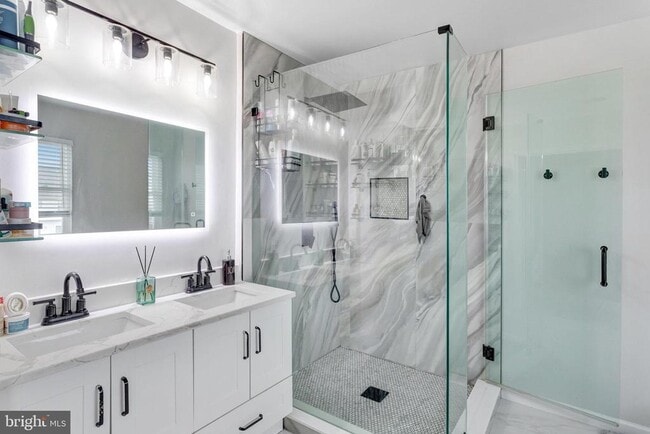 Building Photo - 14118 Carmody Pl