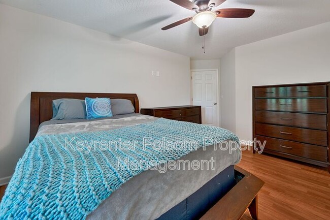 Building Photo - 5456 Oak Leaf Cir