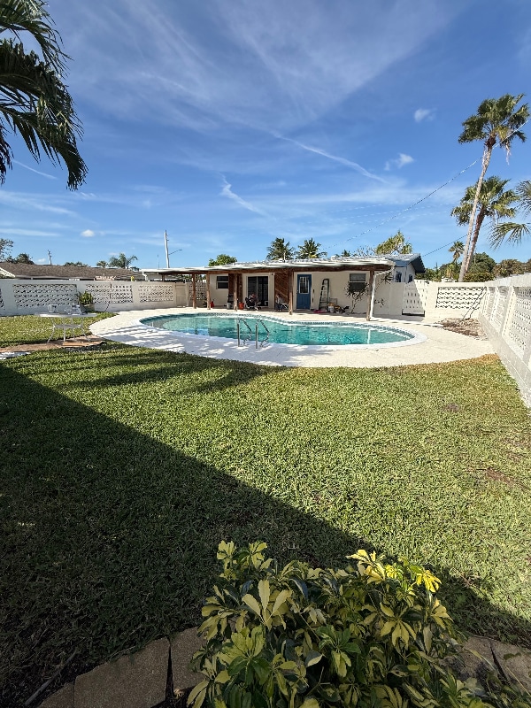 Building Photo - 1642 NE South St